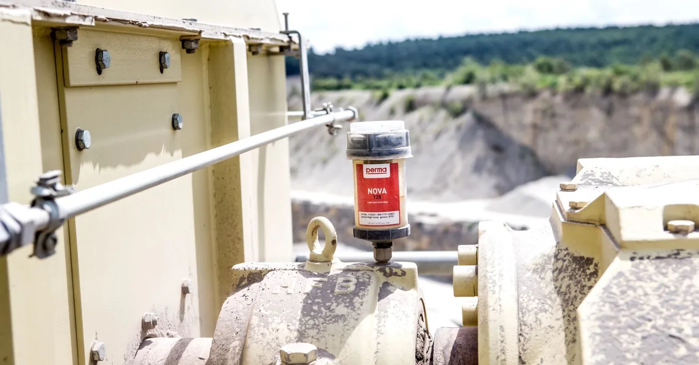 Lubricador automático PERMA operando en una cantera