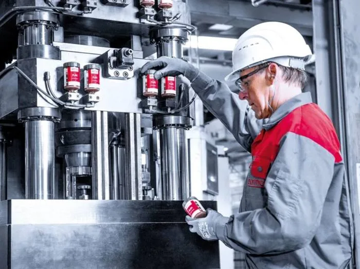 Tablero de lubricación centralizada PERMA en planta industrial